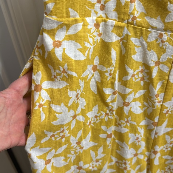 BNWT Kori Tie Back Yellow Floral Jumpsuit - Picture 3 of 6